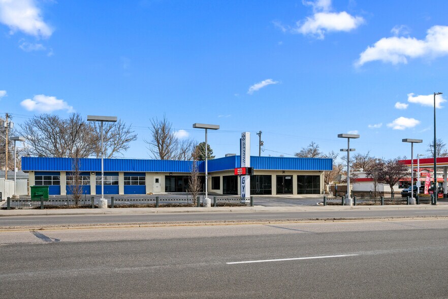 More Photos Of 4550 S Broadway, Englewood Showroom For Sale