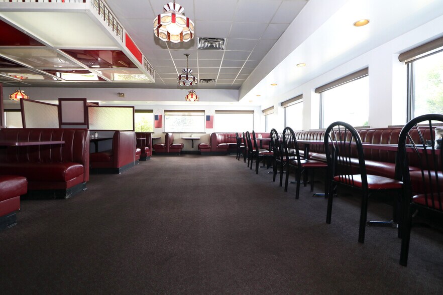 More Photos Of 116 Indiana St, Punxsutawney Restaurant For Sale