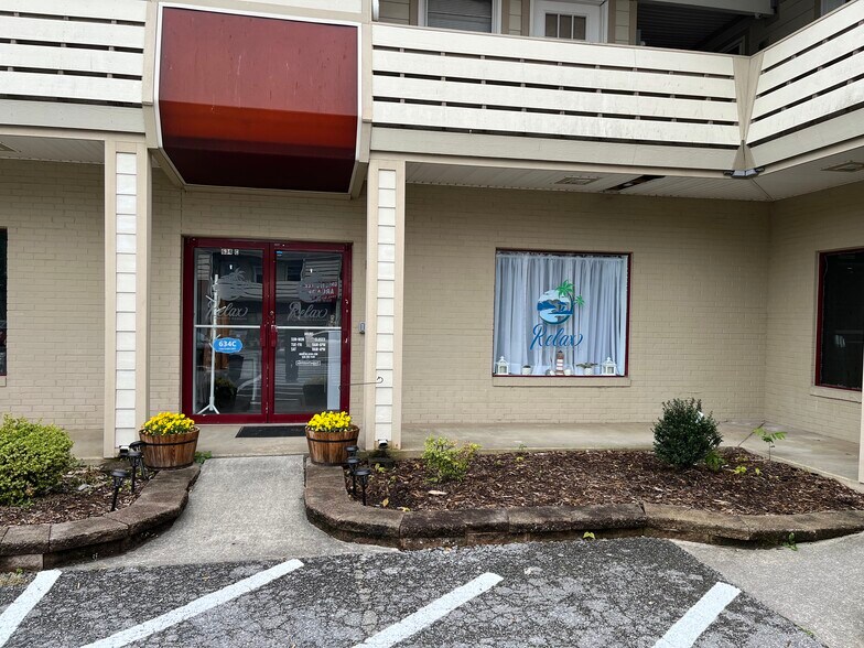 More Photos Of 632-634 Charles St, Staunton Storefront Retail Residential For Sale