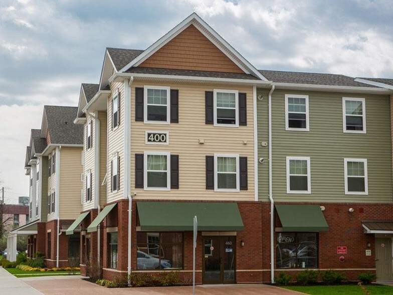 More Photos Of 700 Wincoram Way, Coram Apartments For Lease