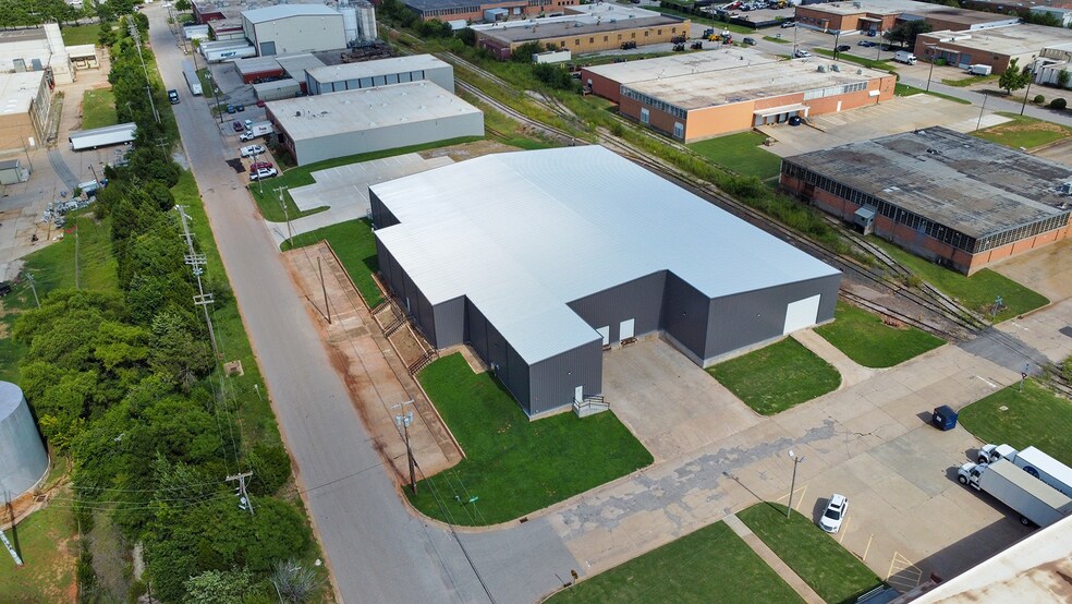More Photos Of 200 NE 34th St, Oklahoma City Warehouse For Lease