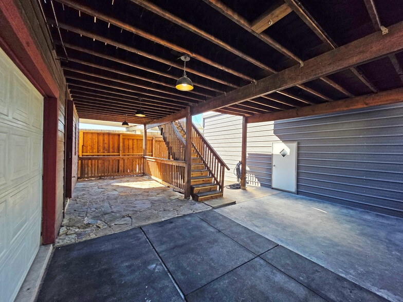 More Photos Of 6623 Gulf Fwy, Houston Office Residential For Sale