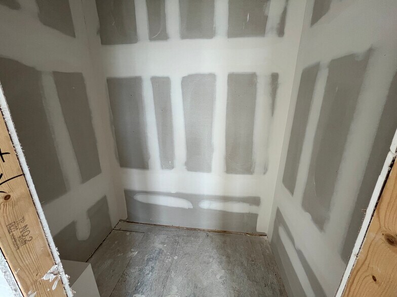 More Photos Of 5821 Winsome Ln, Houston Apartments For Sale