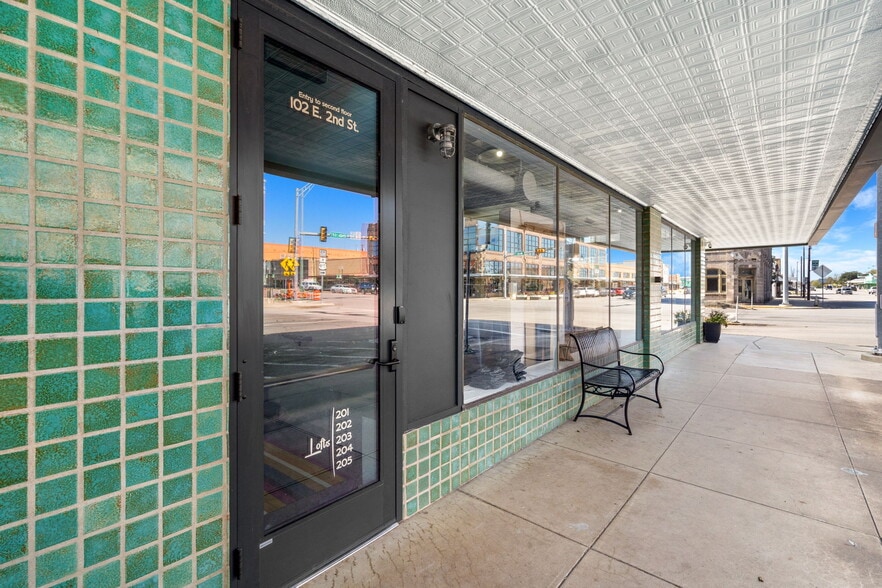 More Photos Of 114 N Main St, Taylor Storefront Retail Office For Lease