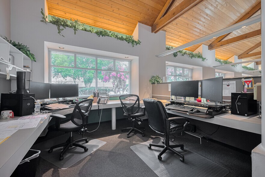 More Photos Of 19855 Greenwind Chase Dr, Houston Office For Sale