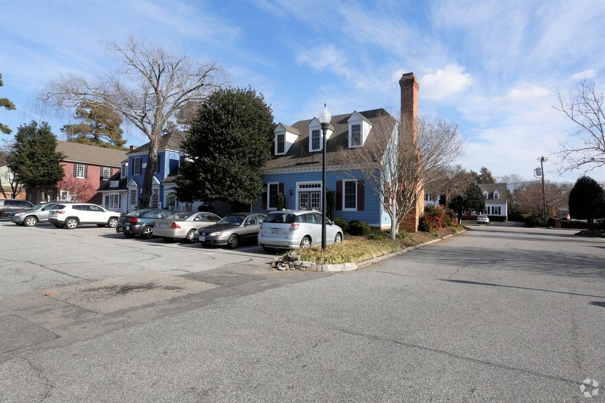 More Photos Of 1220 Sycamore Sq, Midlothian Unknown For Lease