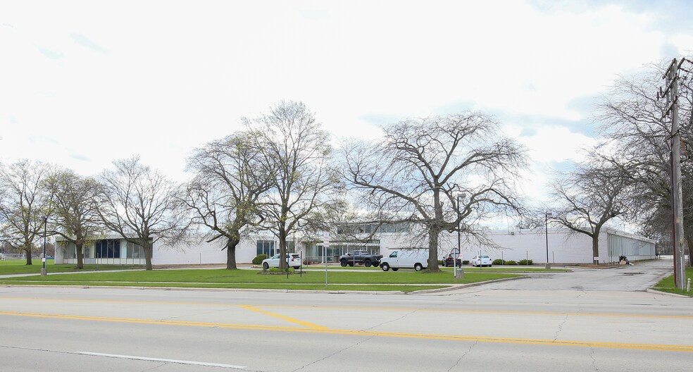 More Photos Of 646 Chicago Rd, Chicago Heights Office For Lease