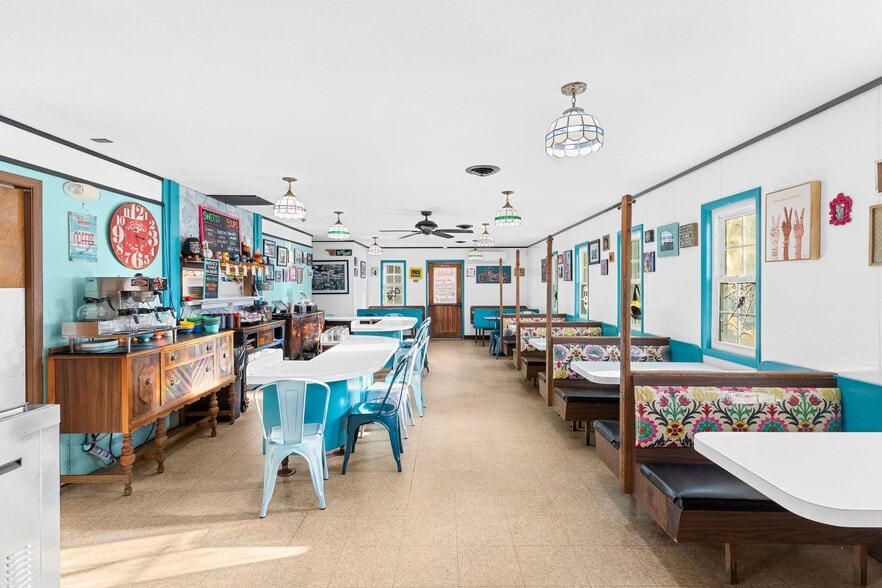 More Photos Of 45 S Walnut St, Sharpsville General Retail For Sale