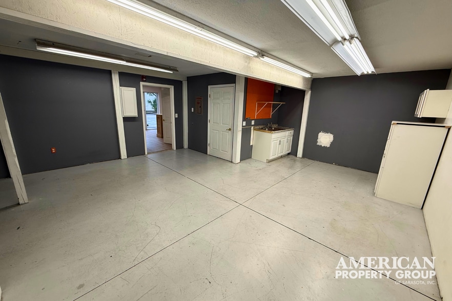 More Photos Of 7610-7630 Matoaka Rd, Sarasota Warehouse For Lease