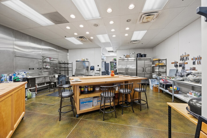 More Photos Of 145 Hilden Rd, Ponte Vedra Storefront For Sale