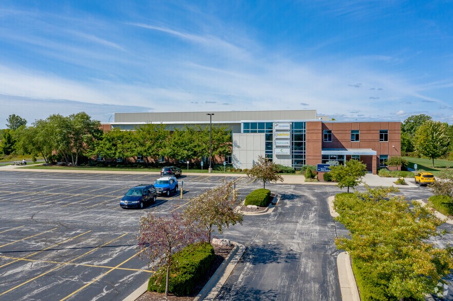 More Photos Of 1716 Lawrence Dr, De Pere Medical For Lease