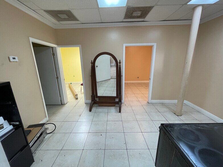 More Photos Of 2150 NW 21st St, Miami Office For Lease