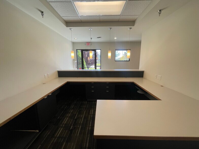 More Photos Of 2700 Farmington Ave, Farmington Office For Sale