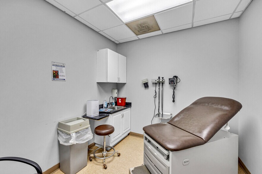 More Photos Of 812 W Innes St, Salisbury Medical For Sale