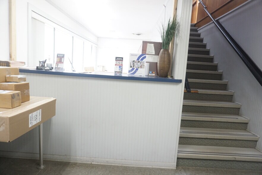 More Photos Of 3605 N Davis Hwy, Pensacola Warehouse For Sale