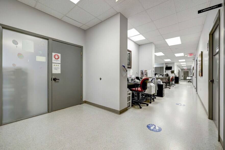 More Photos Of 910 N Highway 146, Baytown Medical For Sale