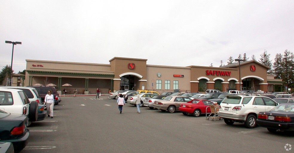 Primary Photo Of 900 Diablo Ave, Novato Supermarket For Lease