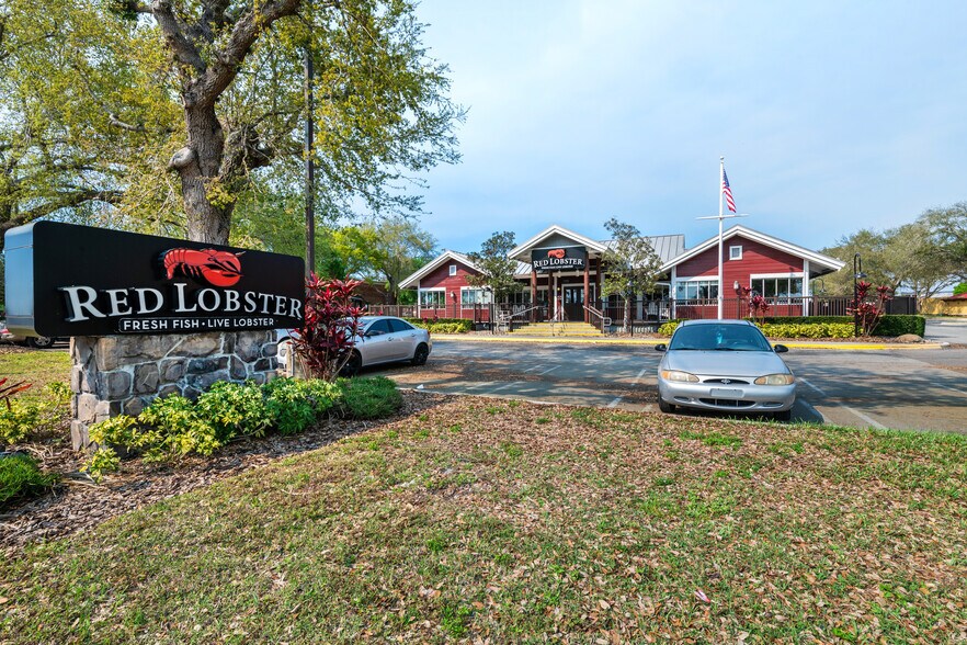 More Photos Of 7373 W Colonial Dr, Orlando Restaurant For Lease