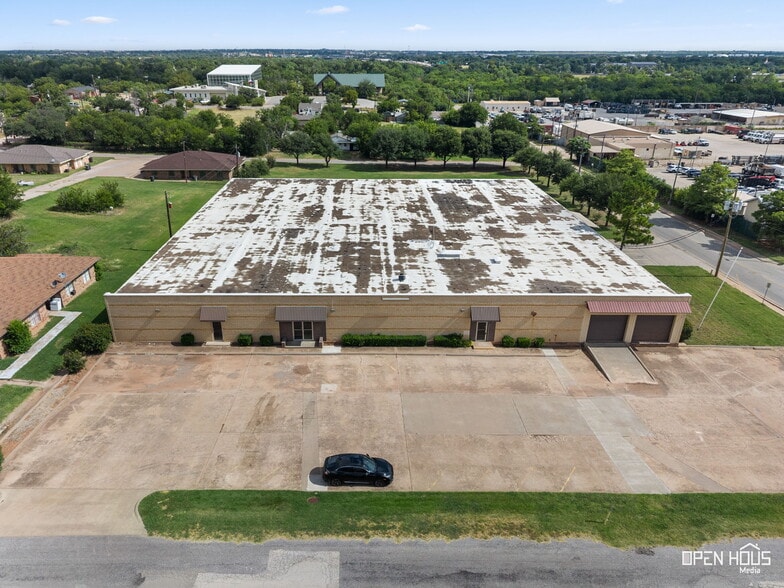 More Photos Of 2200 5th St, Wichita Falls Warehouse For Sale