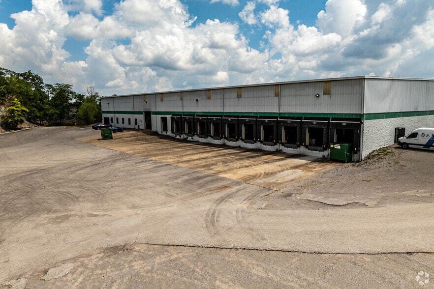 More Photos Of 125 Fernco Dr, Nashville Warehouse For Lease