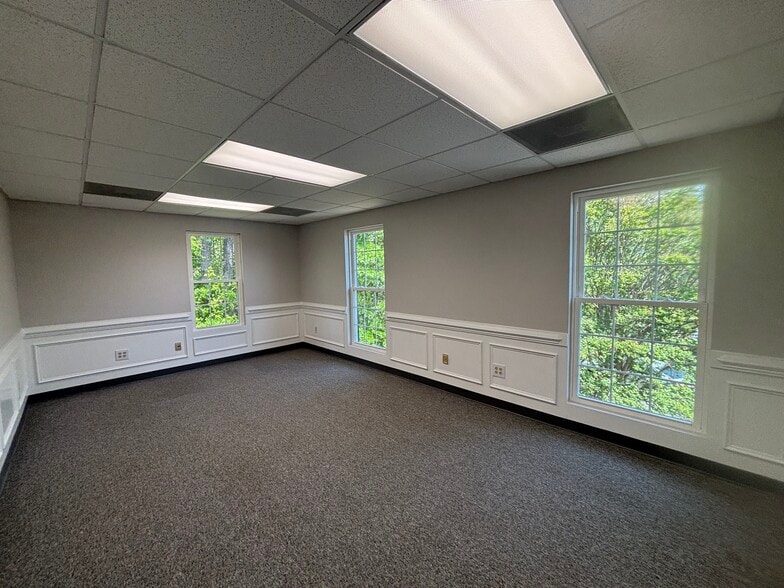 More Photos Of 152 Milestone Way, Greenville Office For Lease