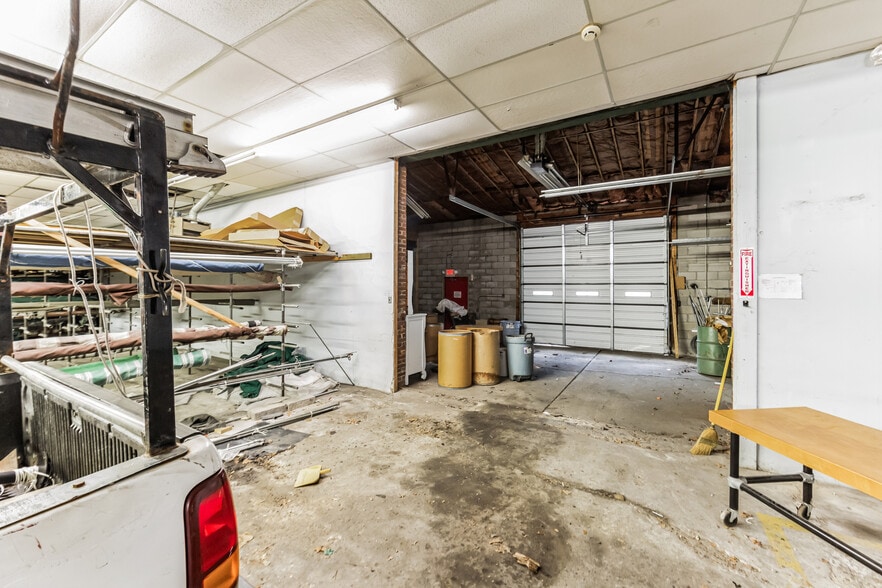 More Photos Of 65 E Fayette St, Uniontown Showroom For Sale