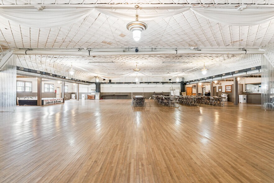 More Photos Of 1202 N 4th St, Guttenberg Specialty For Sale