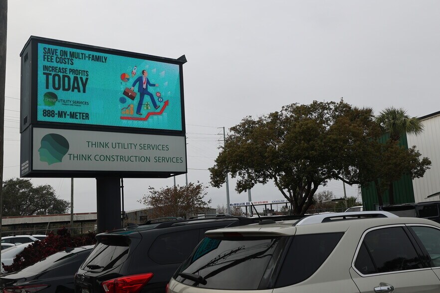 More Photos Of 4677 118th Ave N, Clearwater Manufacturing For Sale