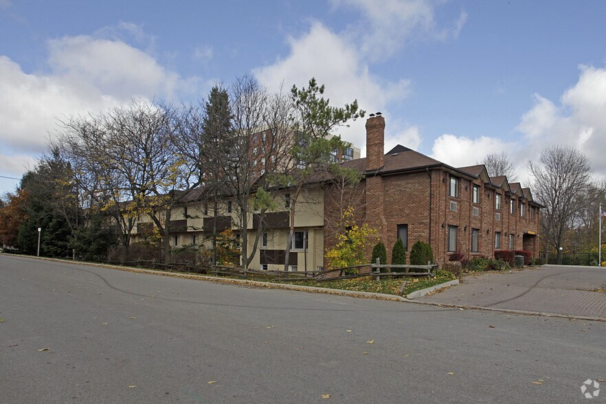 More Photos Of 1303 Lakeshore Rd E, Mississauga Hotel For Sale