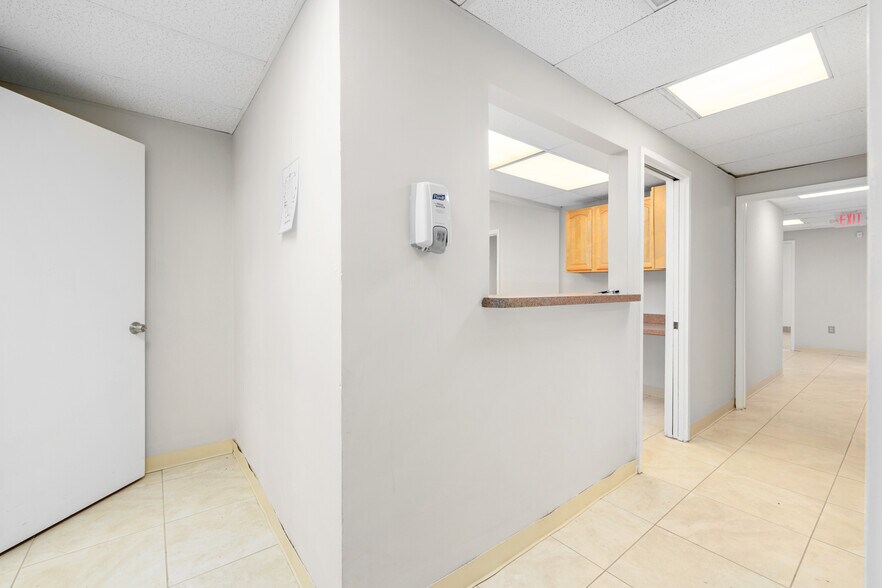 More Photos Of 2054 Park St, Jacksonville Medical For Lease