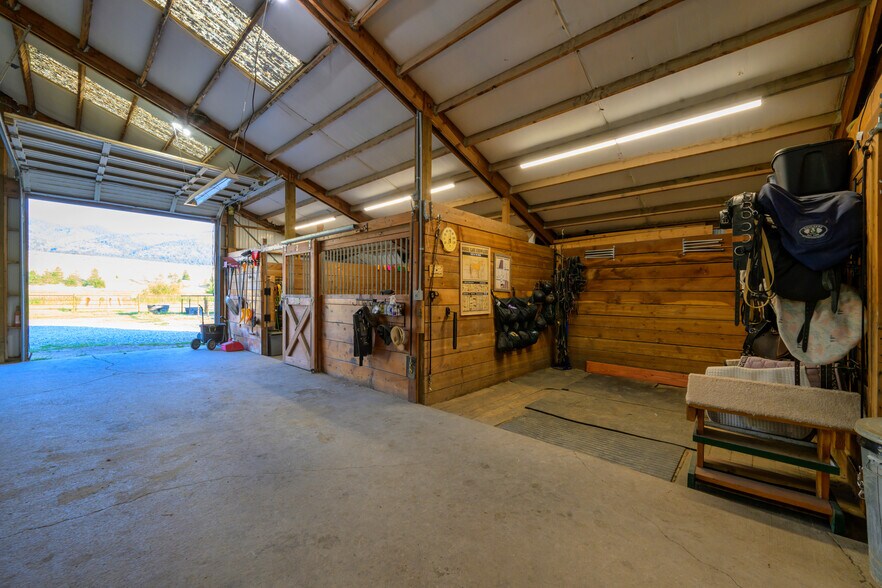 More Photos Of 5228 Gardner Ln, Florence Horse Stables For Sale