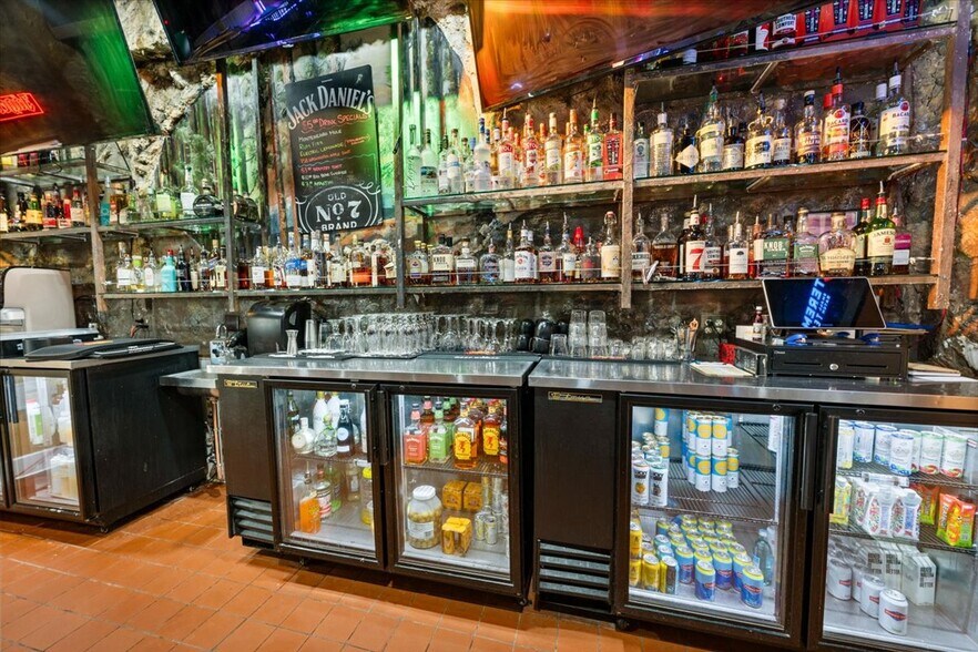 More Photos Of 40789 Village Dr, Big Bear Lake Bar For Sale