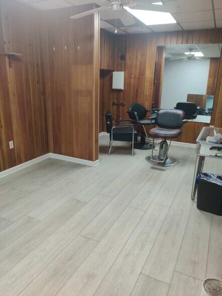 More Photos Of 1417 Barnwell St, Columbia Storefront Retail Office For Lease