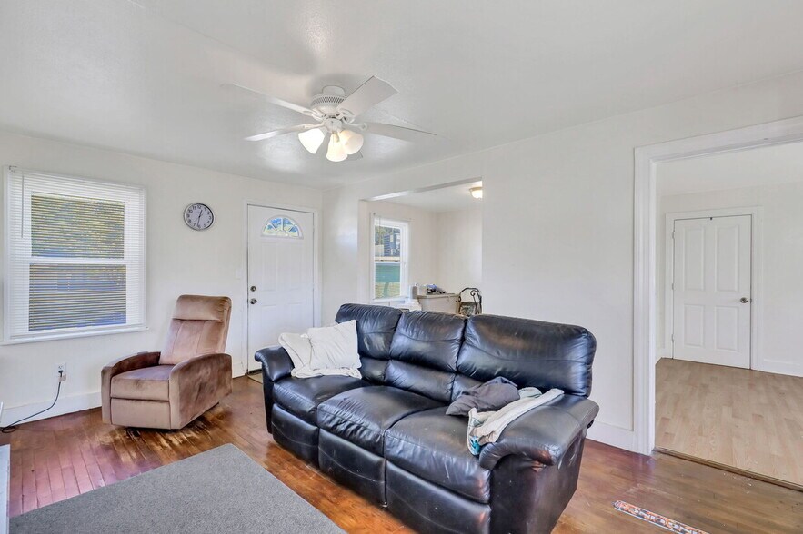 More Photos Of 2203 Skidaway Rd, Savannah Freestanding For Sale