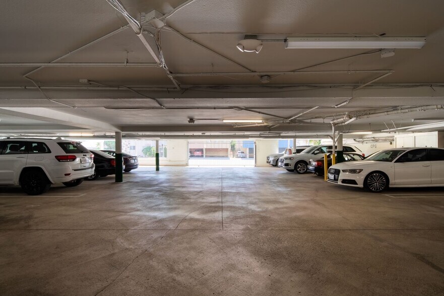 More Photos Of 10020 National Blvd, Los Angeles Loft Creative Space For Lease