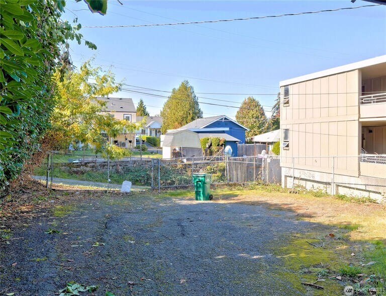 More Photos Of 6517 35th Ave SW, Seattle Medical For Sale