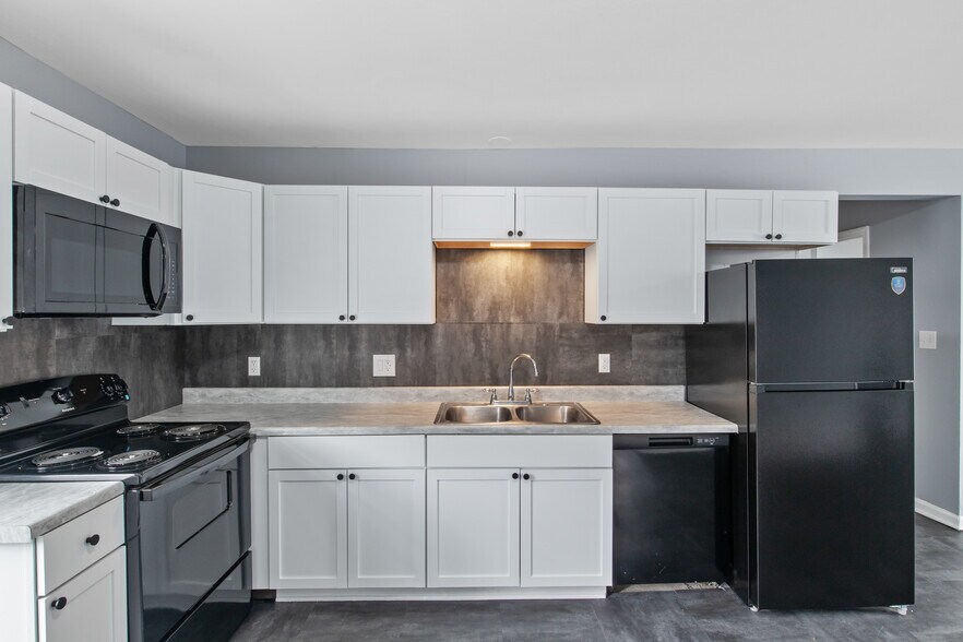 More Photos Of 1002 Butternut St, Syracuse Apartments For Sale