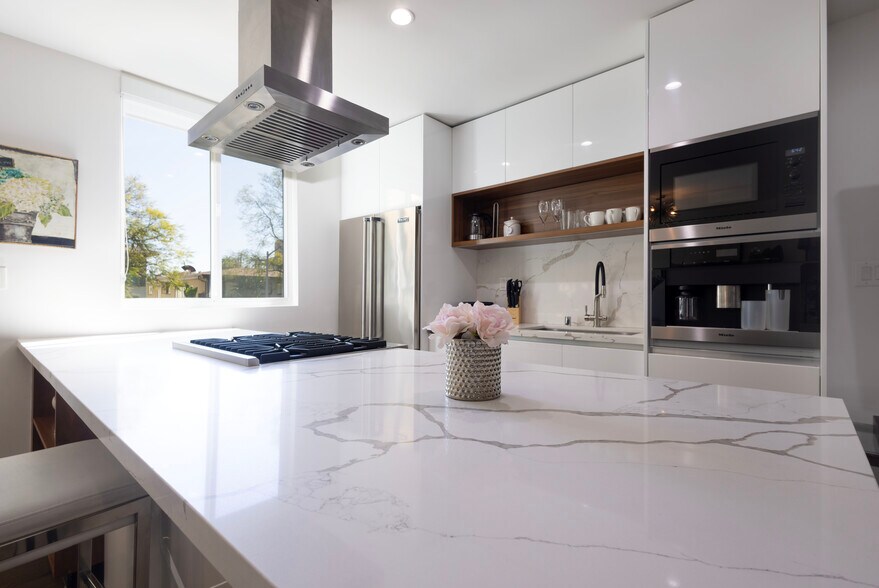 More Photos Of 1267 N Laurel Ave, West Hollywood Apartments For Sale