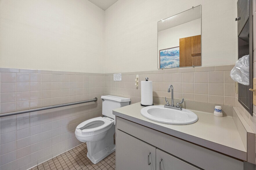 More Photos Of 61E Monroe Ave, Pittsford Medical For Sale