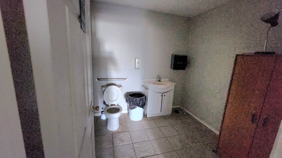 More Photos Of 66695 HWY 60 hwy, Salome Warehouse For Sale