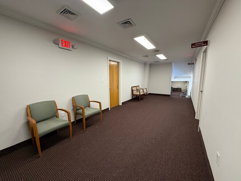More Photos Of 121 Lincoln St, Worcester Healthcare For Lease