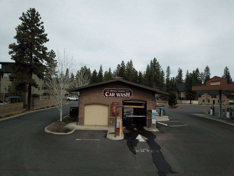 More Photos Of 1045 W Rail Way, Sisters Carwash For Sale