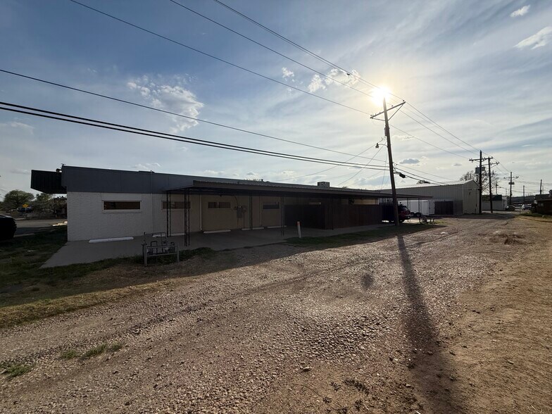 More Photos Of 3706 Mockingbird Ln, Amarillo Office For Sale