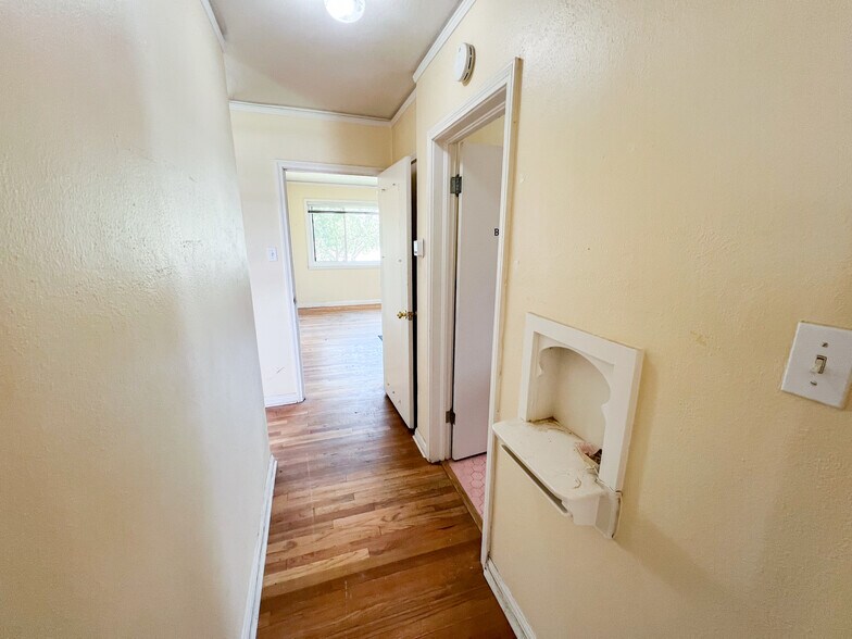 More Photos Of 1306 W Wall St, Midland Office For Lease