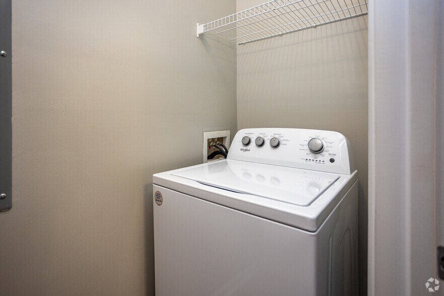 More Photos Of 501 Tiger Way, Knoxville Apartments For Sale