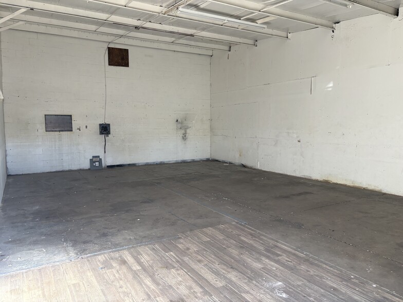 More Photos Of 9212-9240 Lazy Ln, Tampa Warehouse For Lease