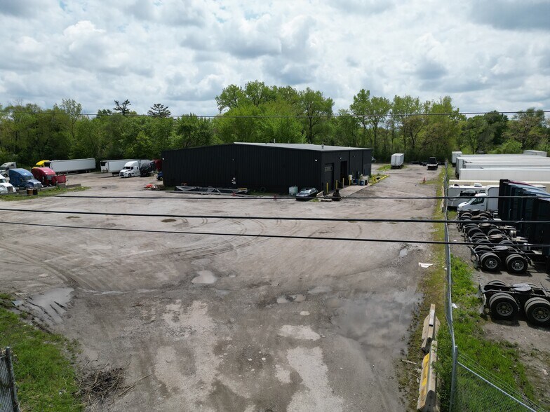 More Photos Of 17735 Chappel Ave, Lansing Industrial For Sale