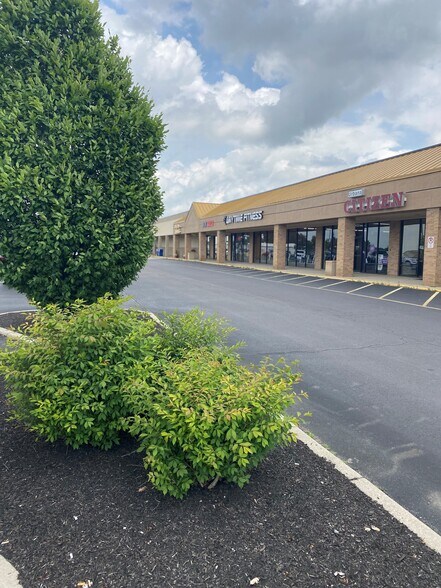 More Photos Of 1637-1639 E US 36, Urbana Unknown For Lease