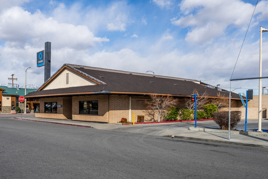 Primary Photo Of 400 N Main St, Bishop Storefront For Sale