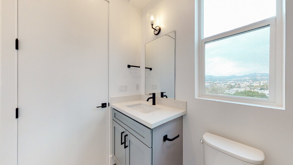 More Photos Of 525 N Normandie Ave, Los Angeles Apartments For Sale